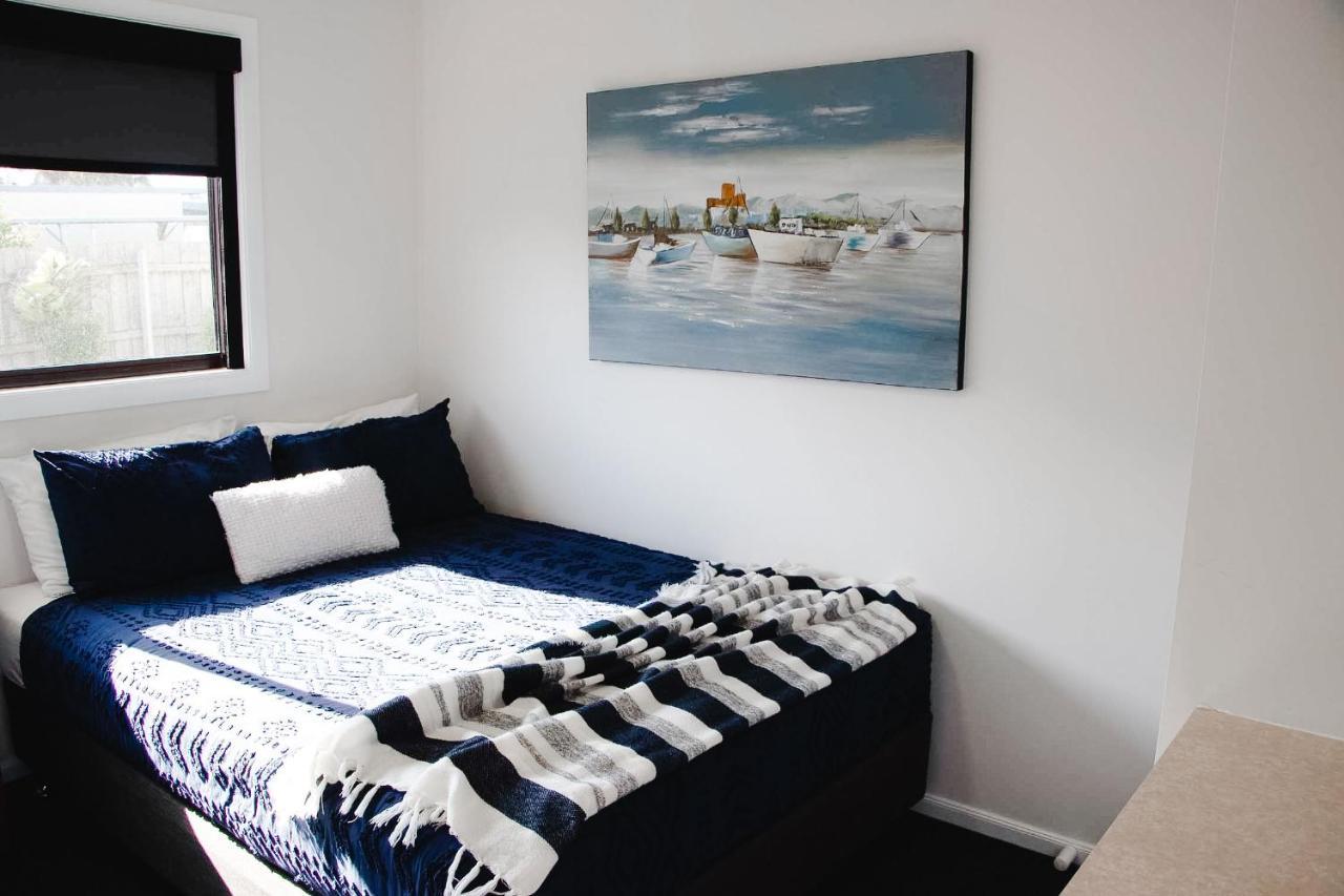 Beachcomber Holiday Units Apartment
